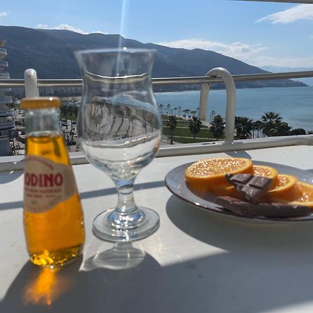 Sea View Apartment Vlorë Esterno foto