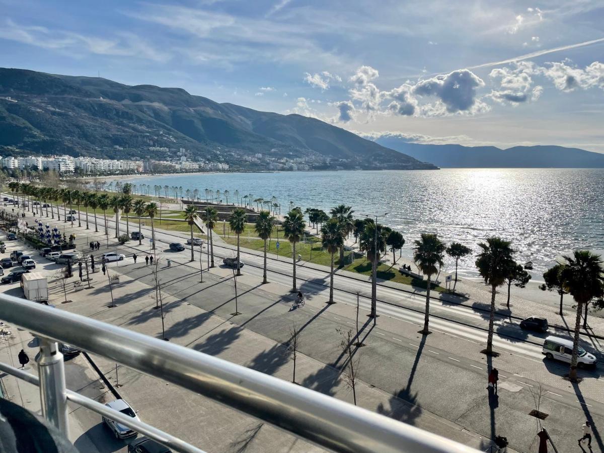 Sea View Apartment Vlorë Esterno foto