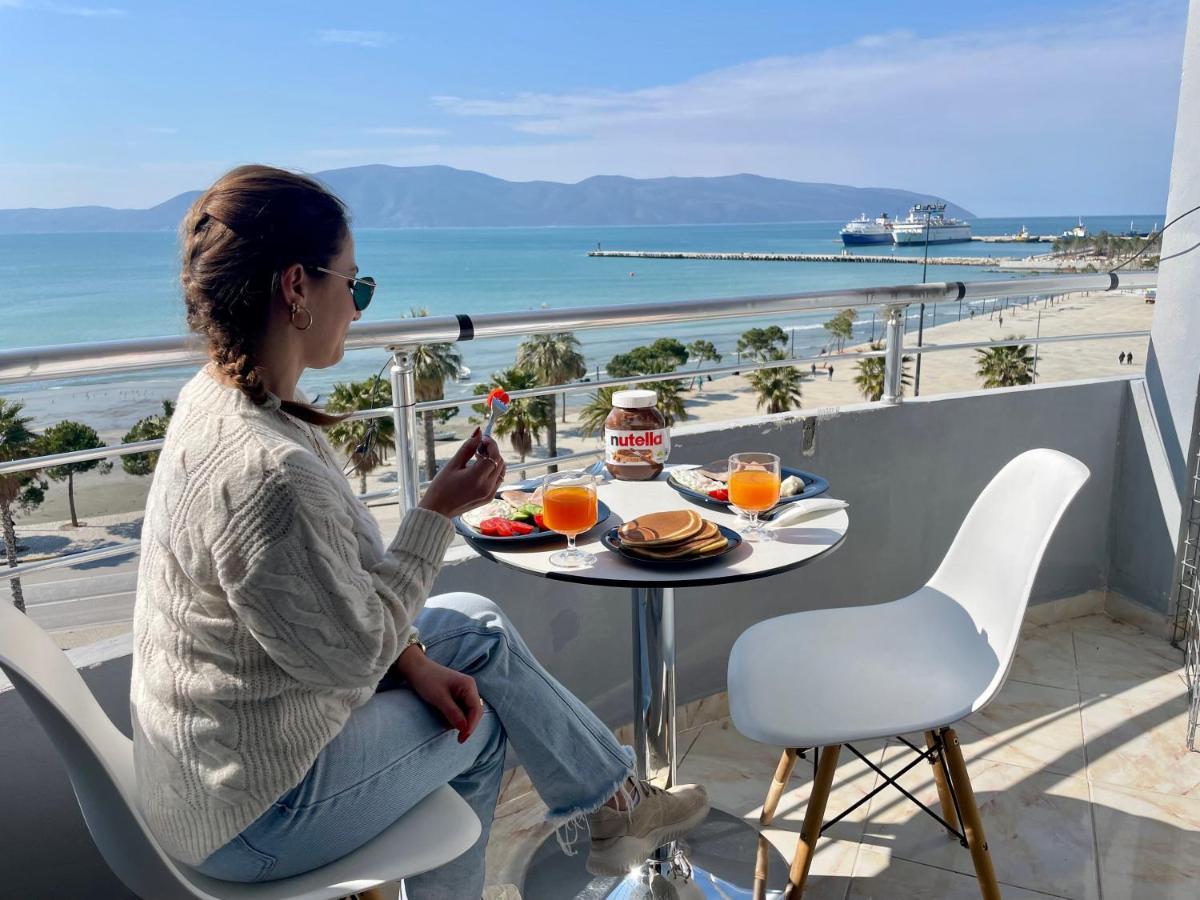 Sea View Apartment Vlorë Esterno foto
