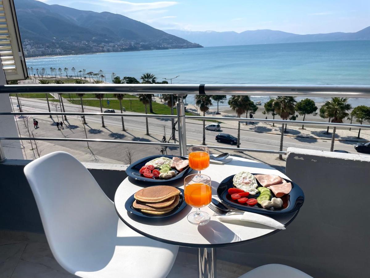 Sea View Apartment Vlorë Esterno foto
