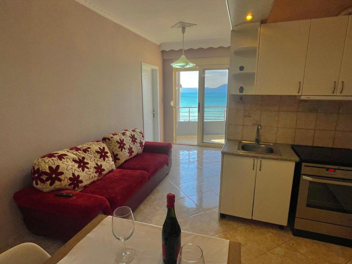 Sea View Apartment Vlorë Esterno foto
