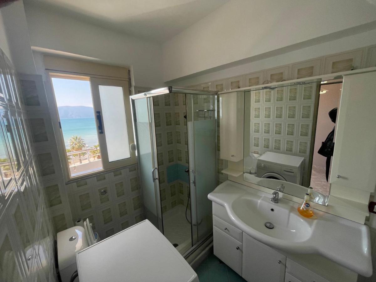 Sea View Apartment Vlorë Esterno foto